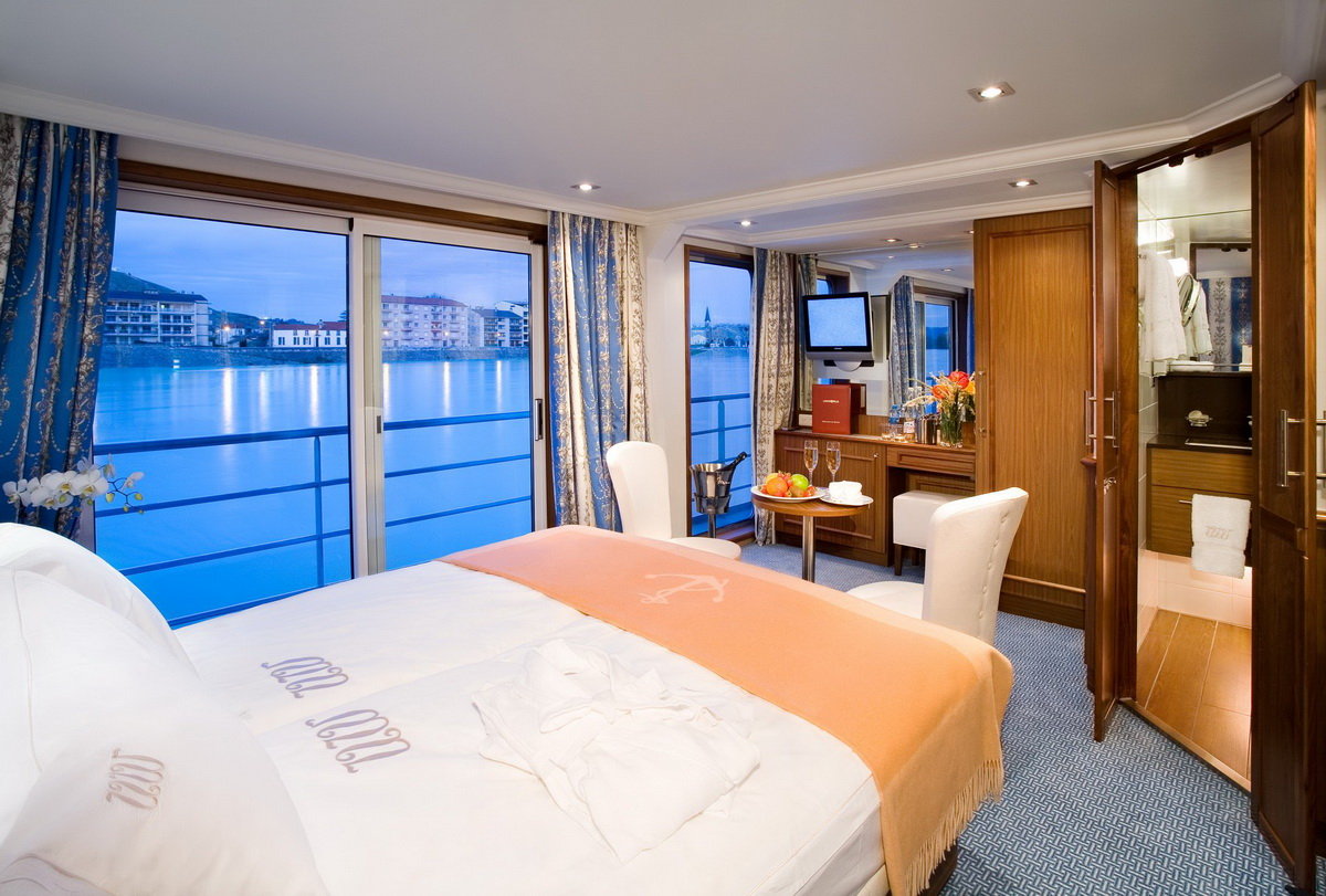 river royale suite
